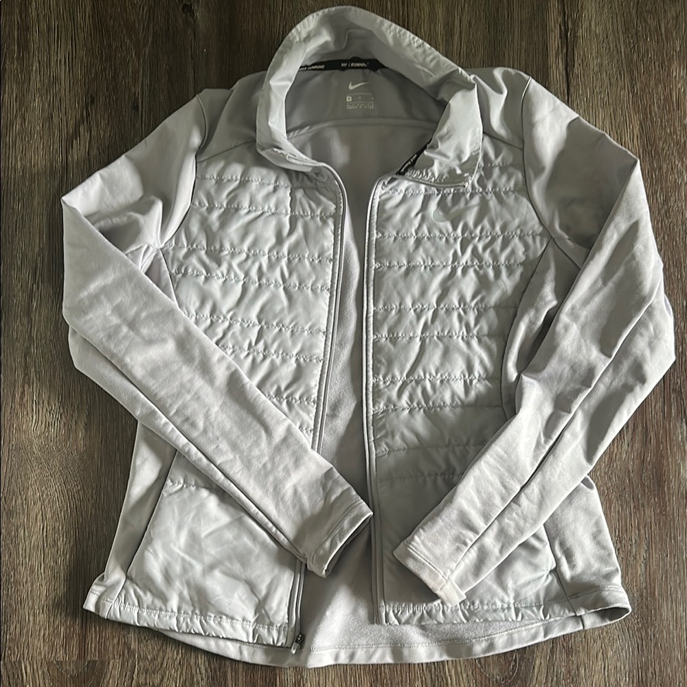 💙 EUC Nike Women's light running jacket